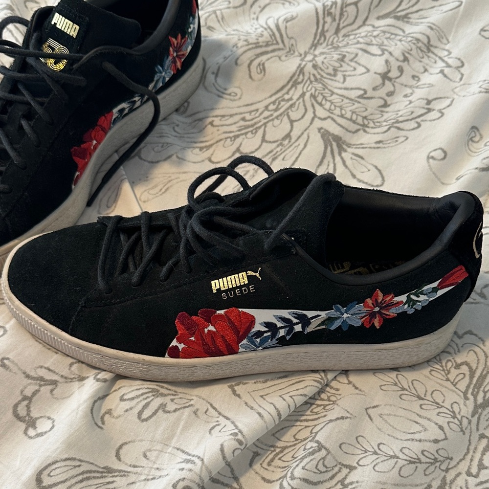 Puma Suede Black Sneakers with Red and Blue Floral Embroidery - Picture 5 of 8